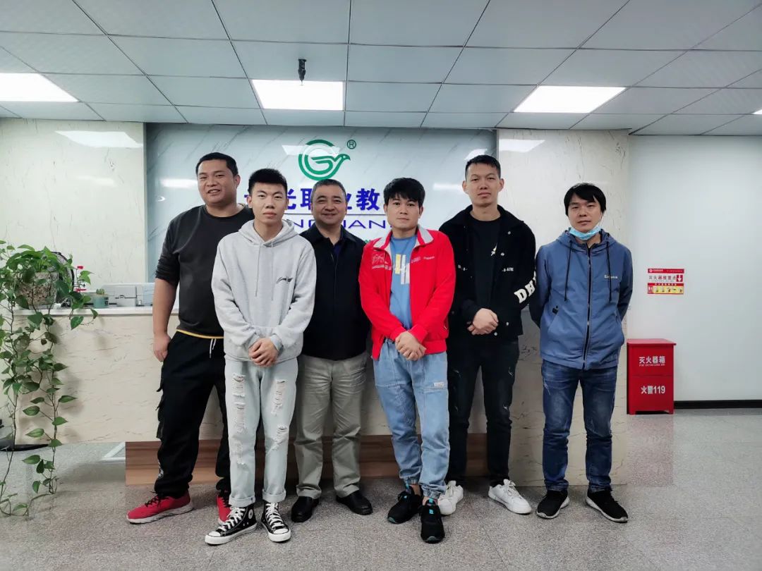 【校企合作五--智能制造篇】得尔美公司委托我校开展工业机器人系统集成班培训(图1) 图片