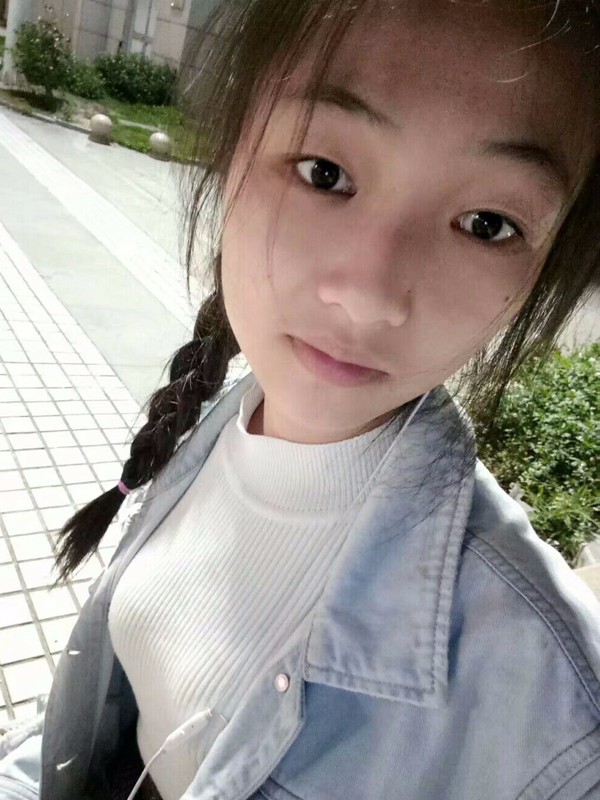 黄*梅